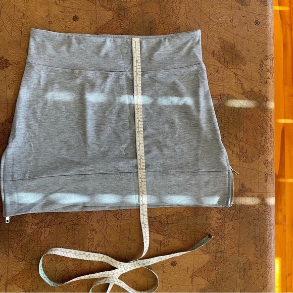 YANDY.COM Mini skirt cover-up, size medium, heathered grey - Picture 3 of 7
